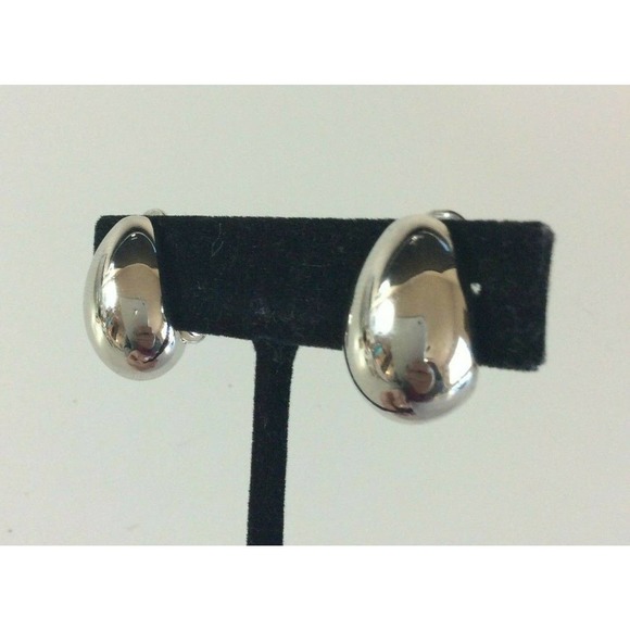 Vintage Monet Clip On Earring Dome Teardrop Silver - Picture 3 of 7
